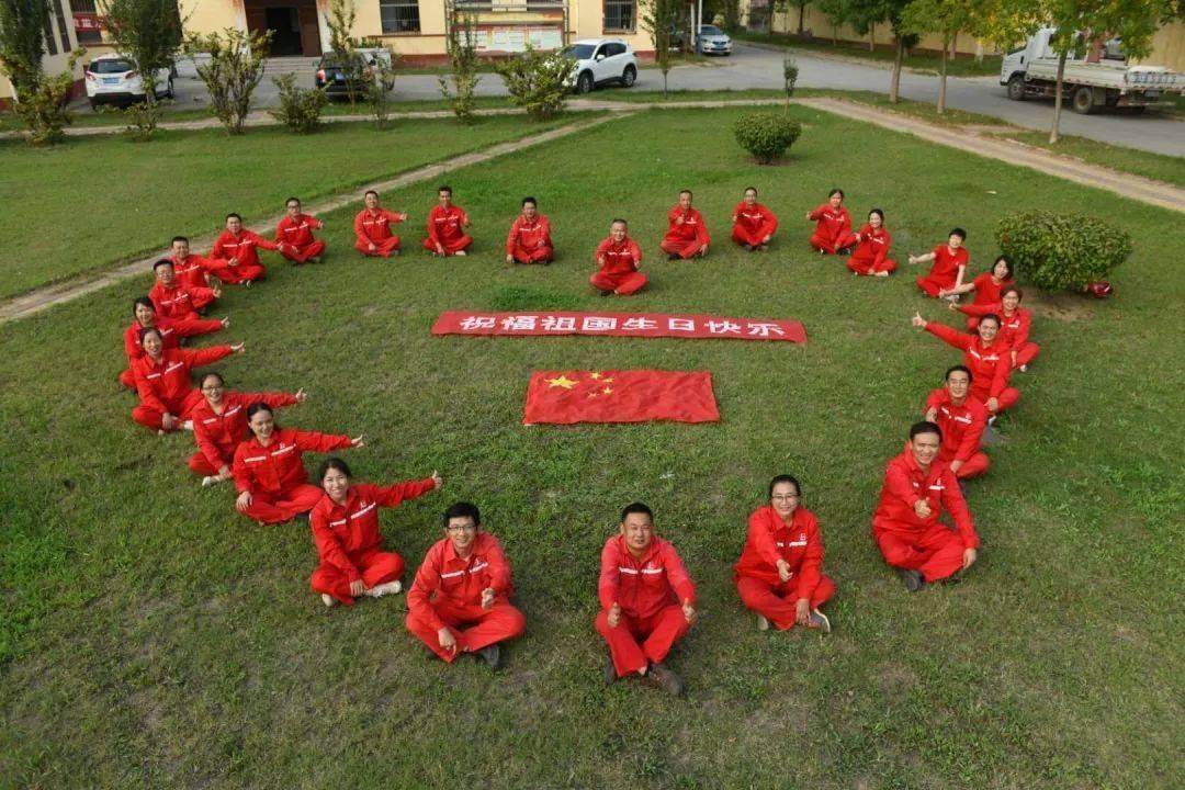 时政 | 市十八届人大二次会议举行预备会 大会主席团举行第一次会议